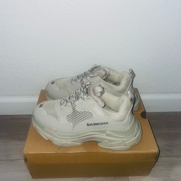balenciaga triple s sneakers - Picture 2 of 3